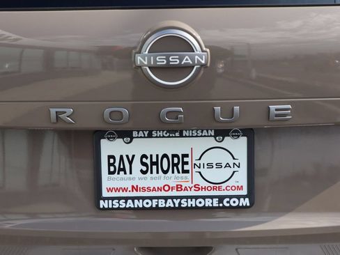 Certified 2025 Nissan Rogue SV AWD/4WD image 35