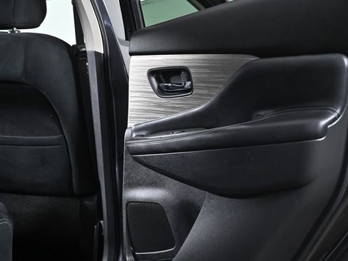 Used 2017 Nissan Murano SV w/ Visibility Package image 31