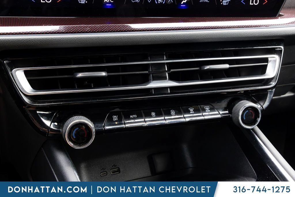Used 2025 Chevrolet Traverse Z71 AWD/4WD image 10