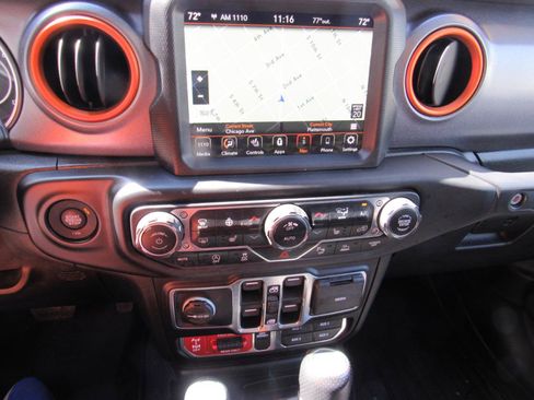 Used 2021 Jeep Gladiator Mojave AWD/4WD image 29
