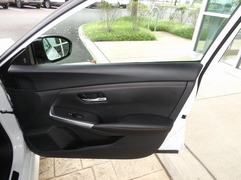 Certified 2024 Nissan Sentra SR image 18