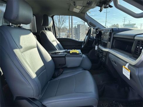 Used 2024 Ford F550 4x4 Regular Cab Super Duty image 23