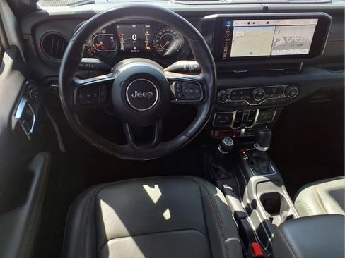 Used 2024 Jeep Gladiator Mojave w/ Technology Group AWD/4WD image 30