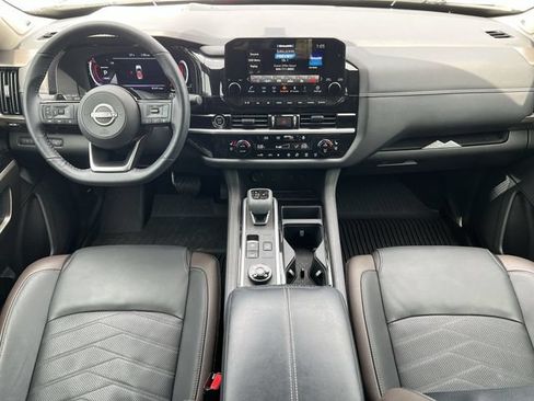 Used 2024 Nissan Pathfinder Platinum w/ Cargo Package AWD/4WD image 10