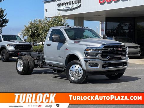 New 2026 RAM 5500 4x4 Regular Cab image 1