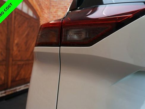 Used 2022 Nissan Rogue SV w/ SV Premium Package image 80