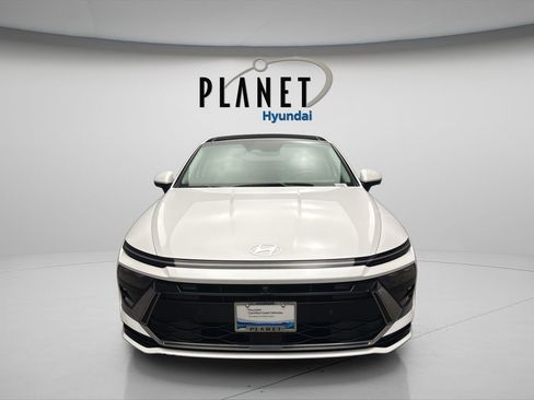 Certified 2025 Hyundai Sonata Limited FWD image 8