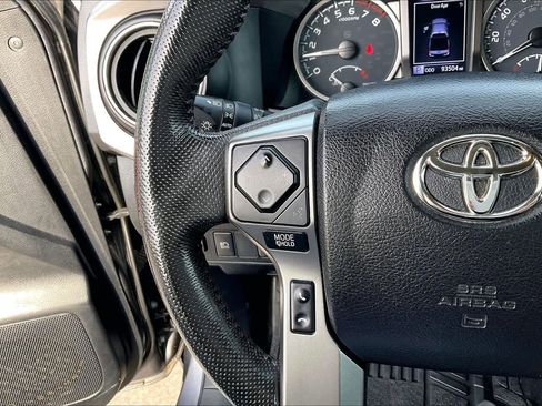 Used 2021 Toyota Tacoma SR5 image 22