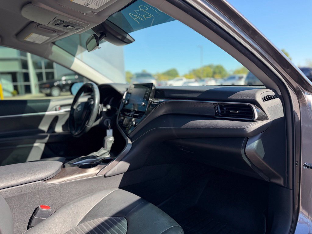 Used 2023 Toyota Camry SE FWD image 8