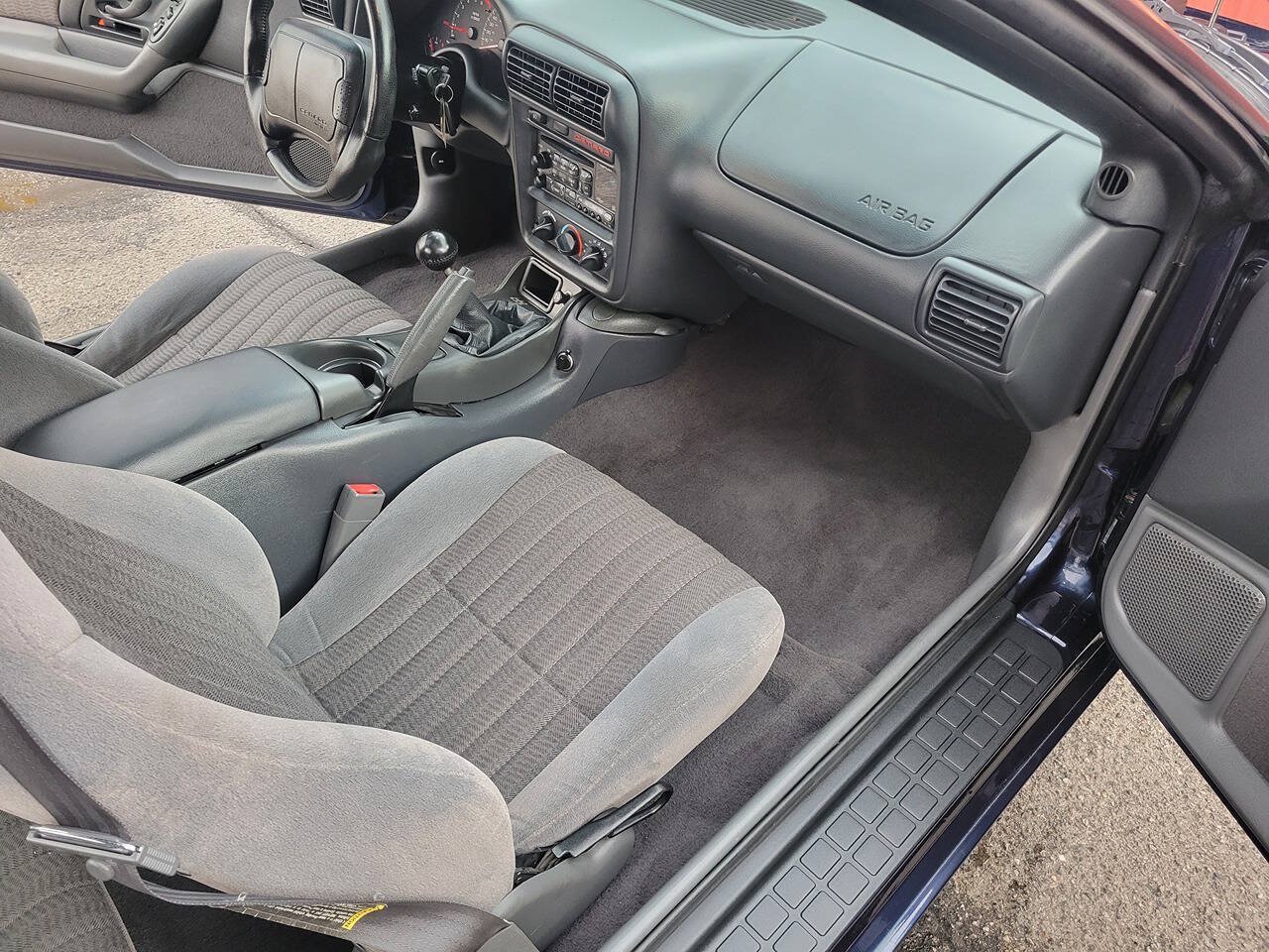 Used 1998 Chevrolet Camaro LT RWD image 20