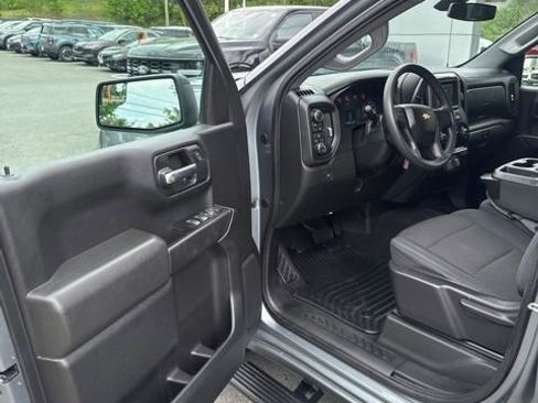 Used 2019 Chevrolet Silverado 1500 Custom w/ Custom Value Package AWD/4WD image 14