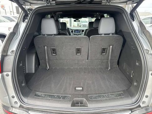 Used 2023 Buick Enclave Essence image 10