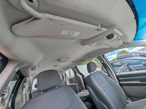 Used 2010 Dodge Grand Caravan SE FWD image 29