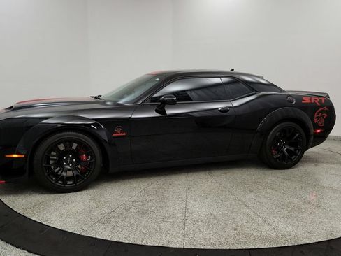 Used 2023 Dodge Challenger SRT Hellcat RWD image 2