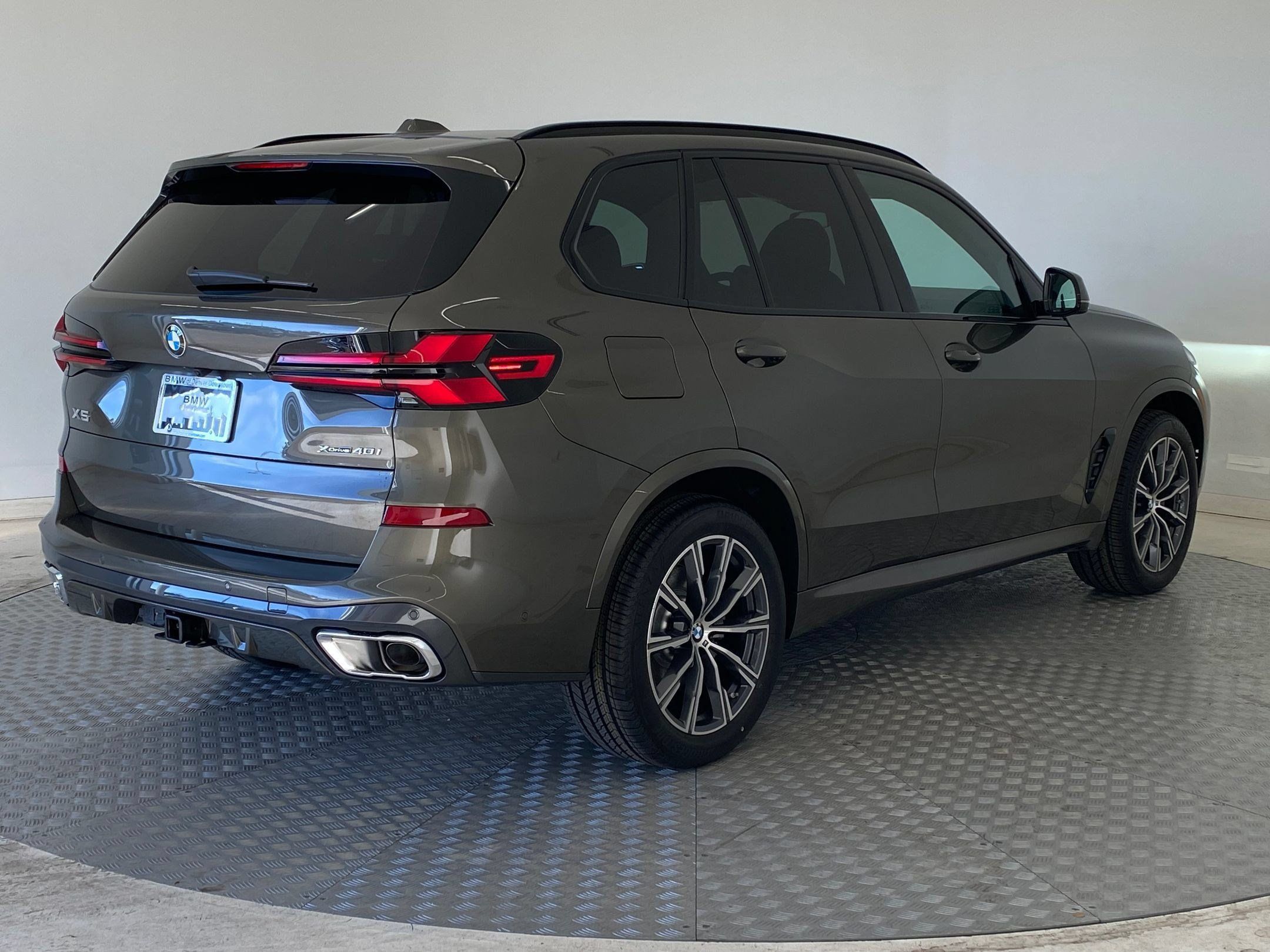 Used 2026 BMW X5 xDrive40i w/ M Sport Package AWD/4WD image 8