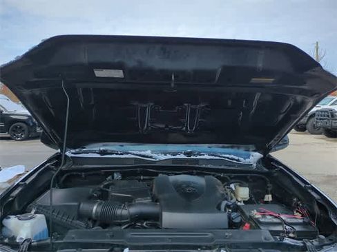 Used 2021 Toyota Tacoma SR image 15