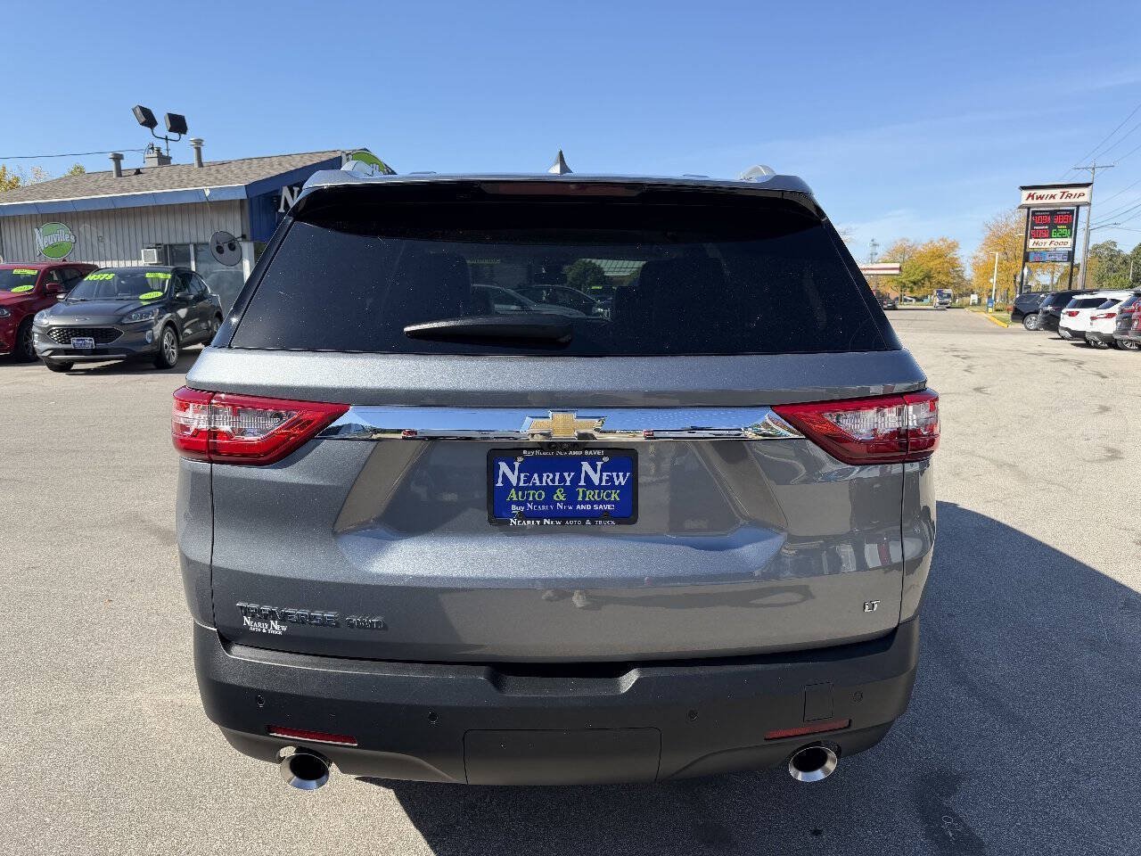 Used 2018 Chevrolet Traverse LT w/ LPO, Floor Liner Package AWD/4WD image 6