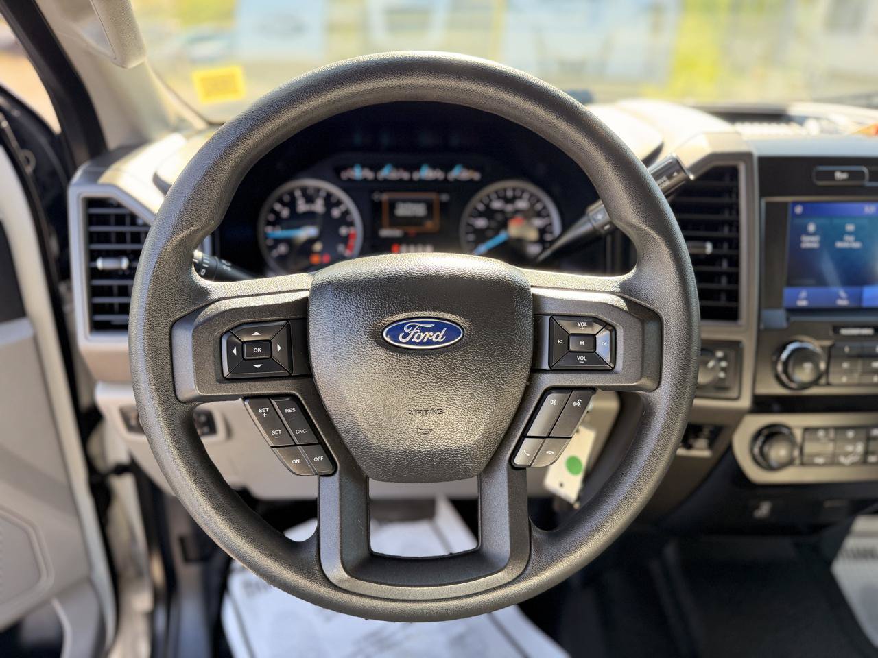Used 2022 Ford F250 XL w/ Power Equipment Group AWD/4WD image 25
