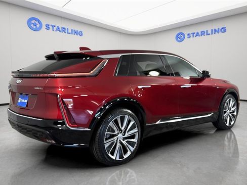 Used 2024 Cadillac Lyriq Luxury w/ LPO, Floor Liner Package image 9