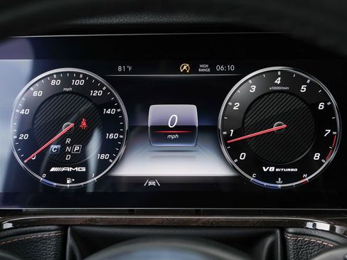 Used 2021 Mercedes-Benz G 63 AMG 4MATIC w/ G Manufaktur Interior Package image 12