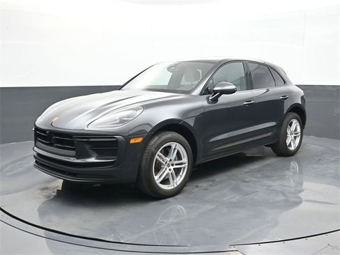 Certified 2023 Porsche Macan w/ Premium Package Plus image 1