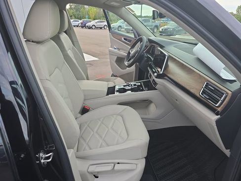 New 2026 Volkswagen Atlas SE FWD image 17