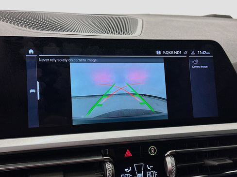 Used 2021 BMW 330e xDrive image 23