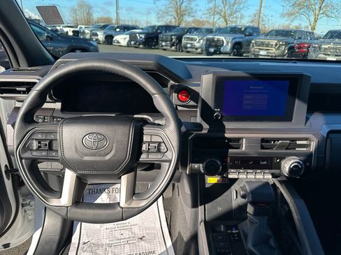 Certified 2025 Toyota 4Runner TRD Off-Road image 16