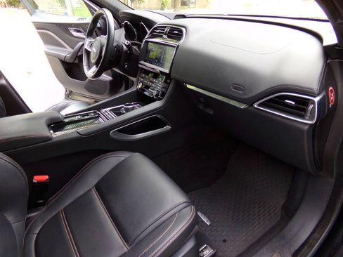 Used 2019 Jaguar F-PACE Prestige AWD/4WD image 26