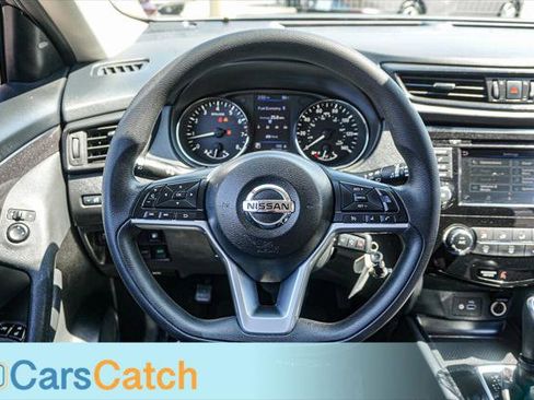 Used 2018 Nissan Rogue S image 32