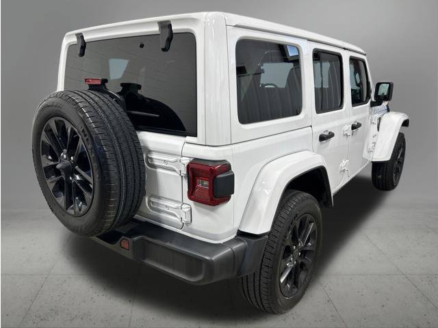Used 2024 Jeep Wrangler Unlimited Sahara w/ Technology Group AWD/4WD image 5