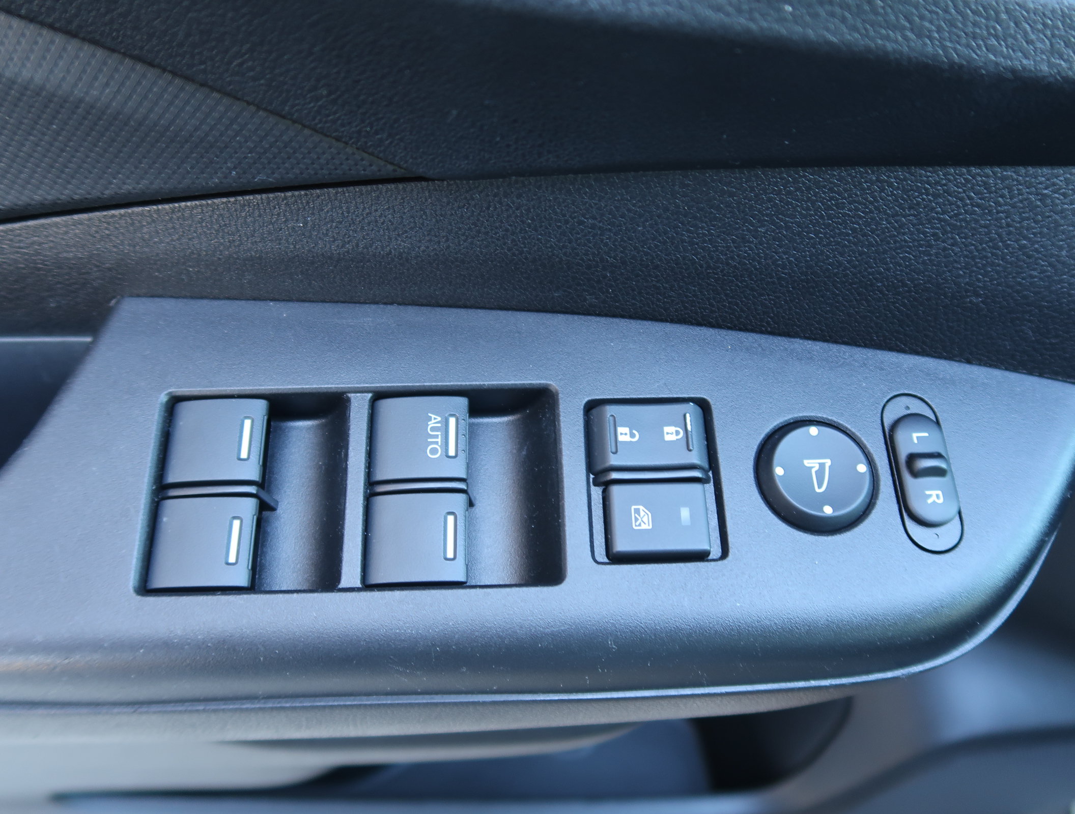 Used 2015 Honda CR-V LX image 15