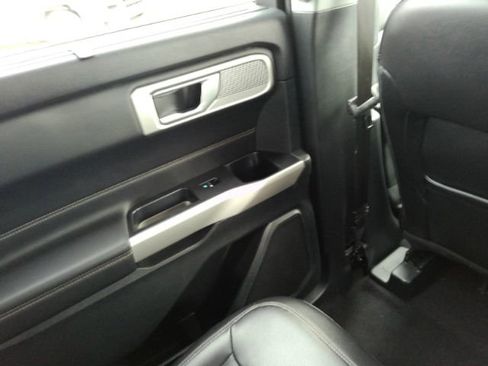 Used 2024 Ford Explorer Limited image 31