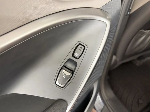 Used 2017 Hyundai Santa Fe AWD image 33