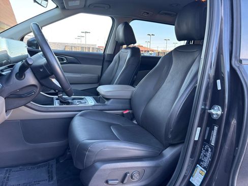 Used 2026 Kia Carnival FWD image 29