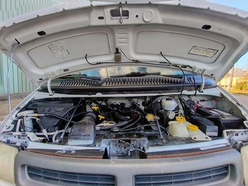 Used 2002 Dodge B3500 image 72