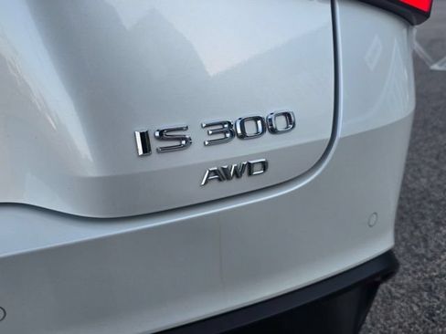 Used 2021 Lexus IS 300 AWD w/ Comfort Package image 10