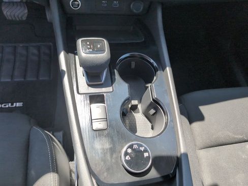 Used 2023 Nissan Rogue S AWD/4WD image 14