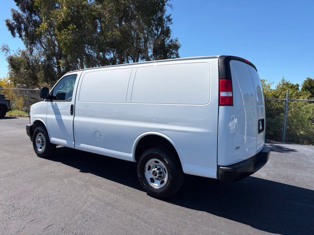 Used 2023 GMC Savana 2500 w/ Driver Convenience Package RWD image 4