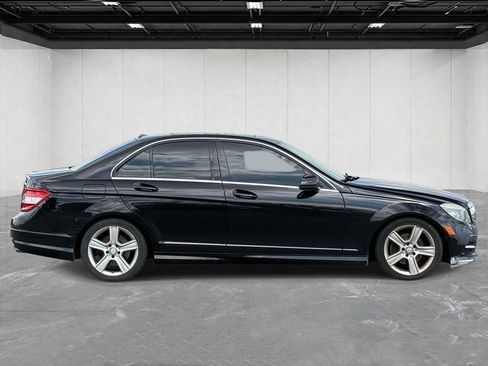 Used 2011 Mercedes-Benz C 300 4MATIC Sedan image 4