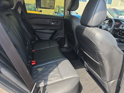 Certified 2024 Nissan Rogue Platinum AWD/4WD image 12