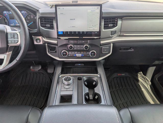 Used 2024 Ford Expedition XLT RWD image 7