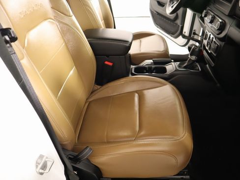 Used 2021 Jeep Wrangler Unlimited Sahara w/ Cold Weather Group image 13