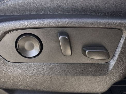 Used 2022 Chevrolet Tahoe Z71 w/ Luxury Package image 25