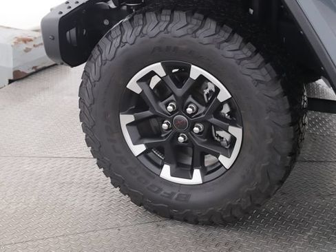 Used 2025 Jeep Wrangler Rubicon AWD/4WD image 14