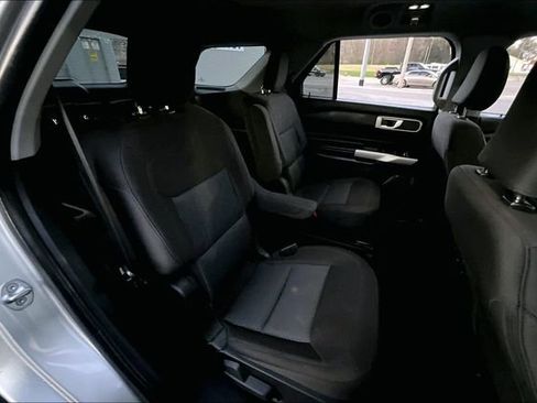 Used 2022 Ford Explorer XLT image 29