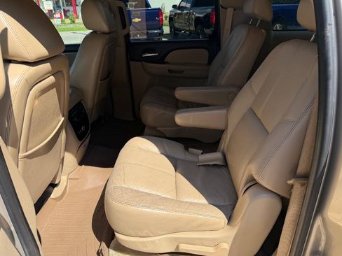 Used 2007 GMC Yukon XL Denali AWD/4WD image 13