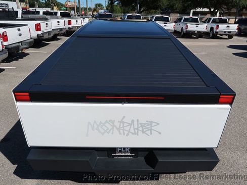 Used 2024 Tesla Cybertruck AWD Crew Cab image 19