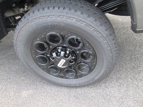 New 2025 Ford F350 XLT w/ Black Appearance Package image 31