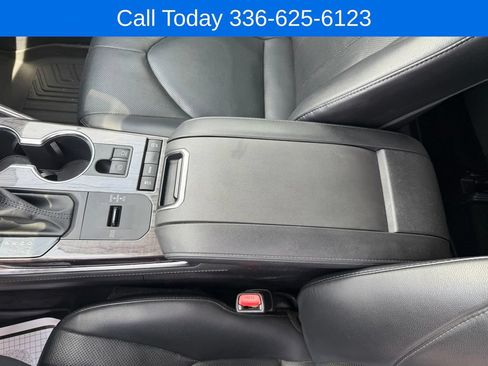 Used 2021 Toyota Highlander Limited FWD image 25